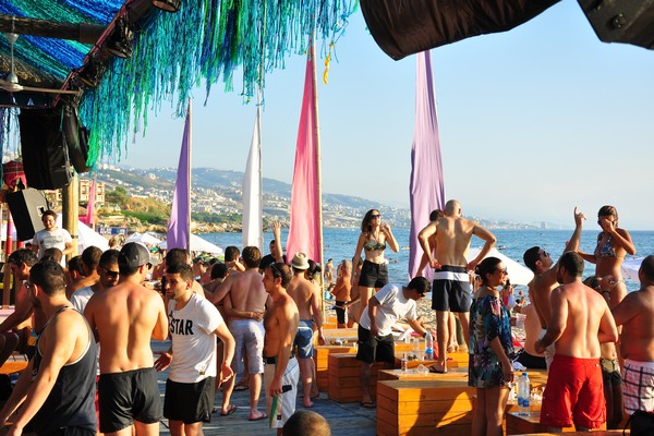 Champagne Showers @ Edde Sands